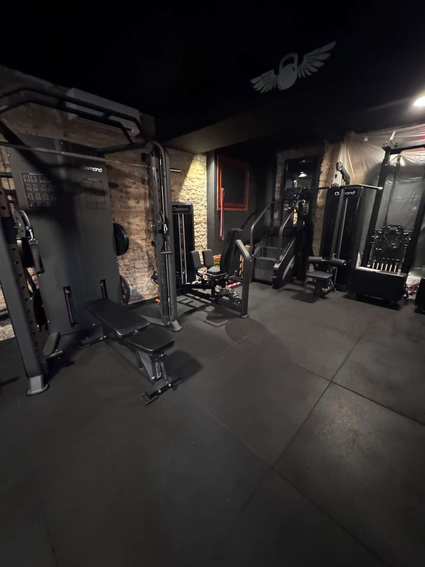 Sala pesi con multipower e attrezzi Diamond dello studio U-Change